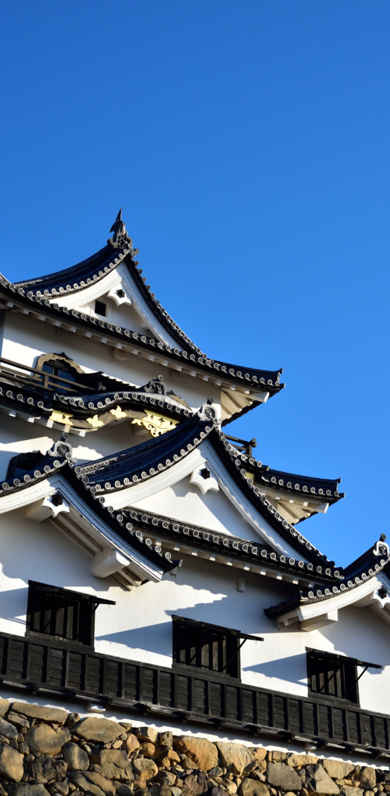 Château de Hikone à Shiga, l’un des plus beaux châteaux du Japon Château de Hikone à Shiga avec architecture japonaise traditionnelle et ciel bleu