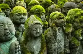 Statues traditionnelles au Japon – voyage culturel et spirituel au Japon