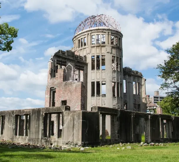 Dôme de Genbaku à Hiroshima Dôme de Genbaku, mémorial emblématique de la paix à Hiroshima.