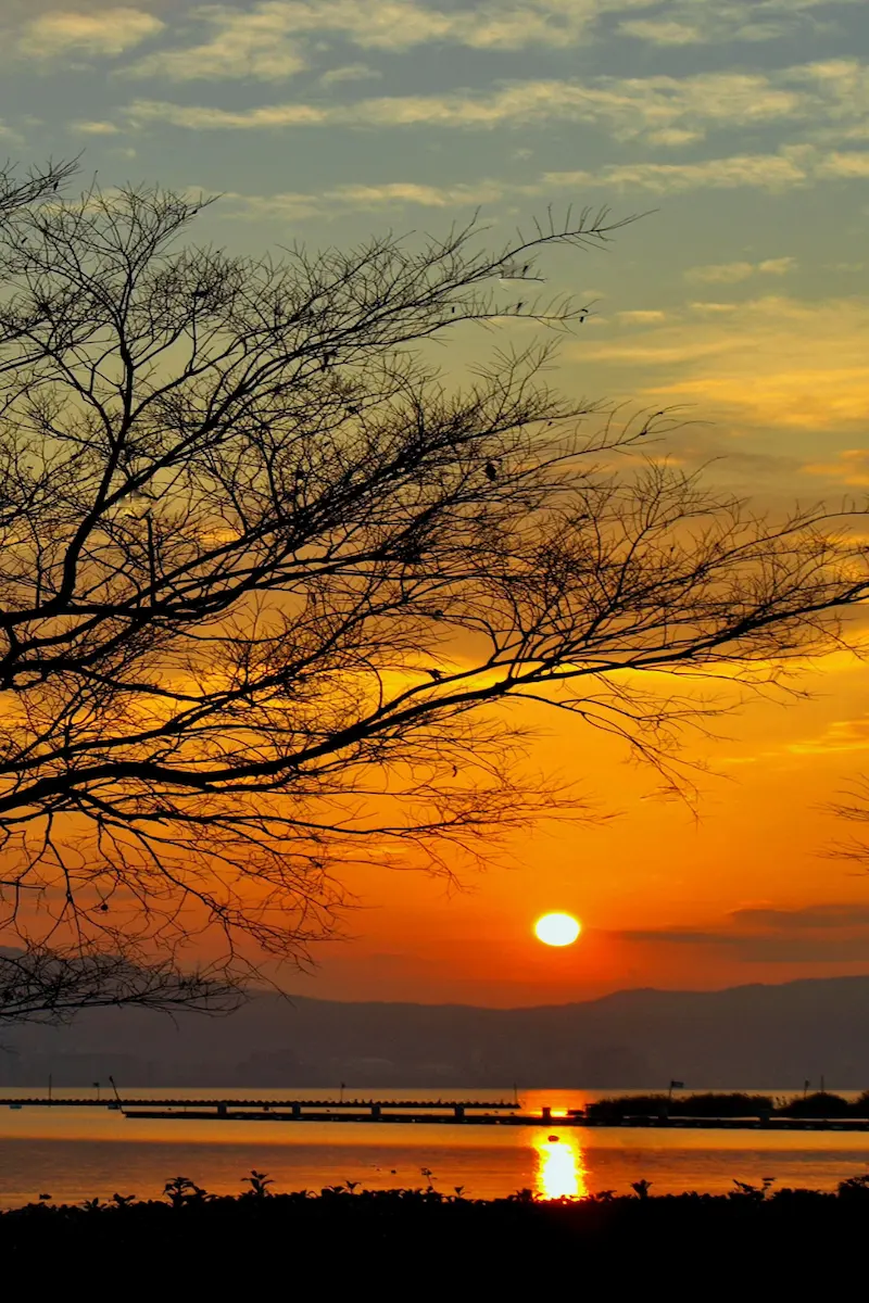 Shiga Coucher de soleil sur le lac Biwa à Shiga – paysage naturel et paisible au Japon